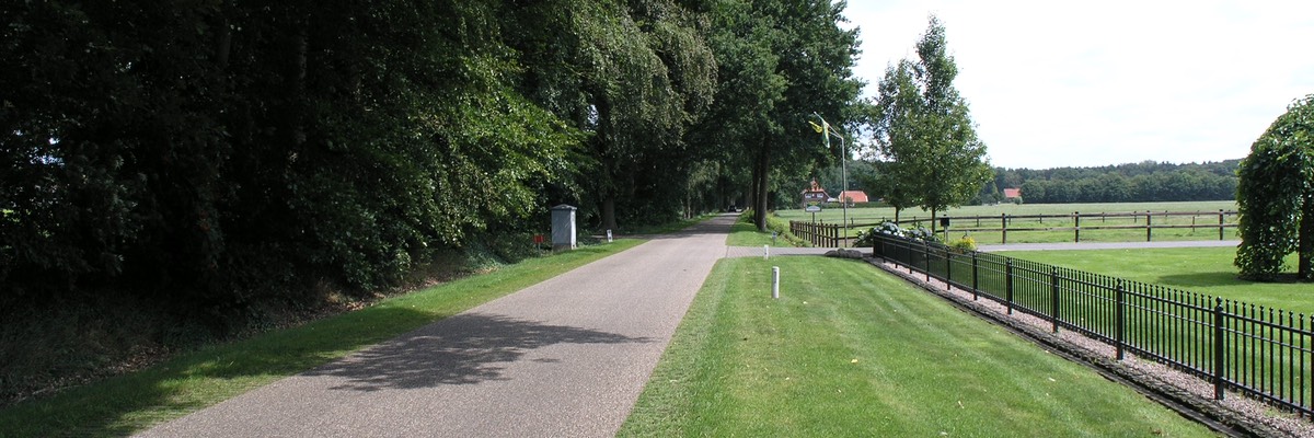 Camping Koelert - Entree 9 - Weg richting Goor