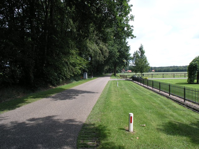 Camping Koelert - Entree 9 - Weg richting Goor